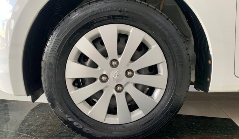 HB20 CONFORT 1.6 2015 full