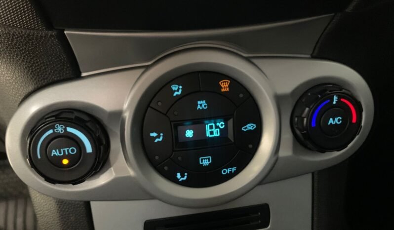 NEW FIESTA SE – 2015 full